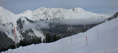 Rodelbahn oberster Abschnitt.JPG (1.41 MiB) 10032 mal betrachtet Bahn im obersten Abschnitt