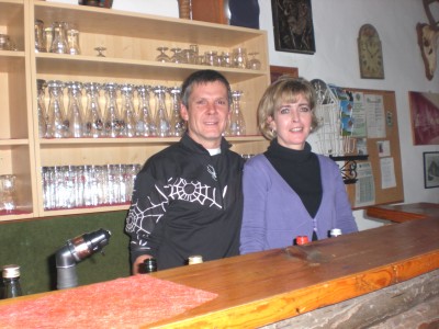 Die Wirtsleute.JPG (1.91 MiB) 10795 mal betrachtet Die neuen Wirtsleute