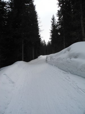 DSCN4286.JPG (662.19 KiB) 11466 mal betrachtet Schnewände im oberen Abschnitt