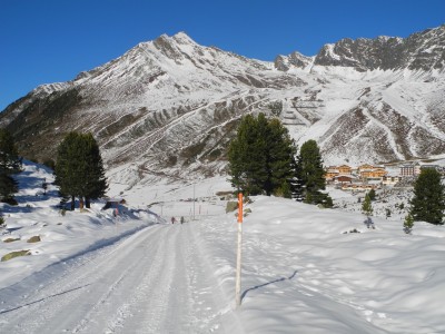 DSCN9487.JPG (679.33 KiB) 25441 mal betrachtet Das untere Ende der Bahn