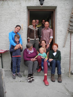 DSCN0911.JPG (1006.93 KiB) 13390 mal betrachtet Ein letzter Blick auf das Team der Juifenalm 2015