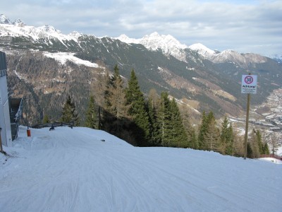 Rodelbahn ganz oben.